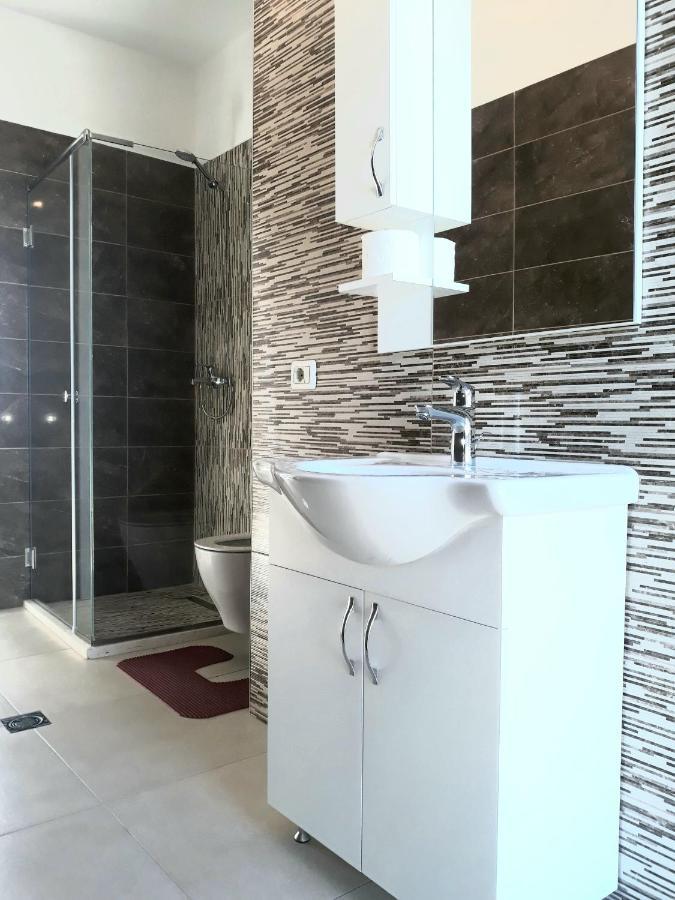 Guesthouse Bela Tirana Zewnętrze zdjęcie