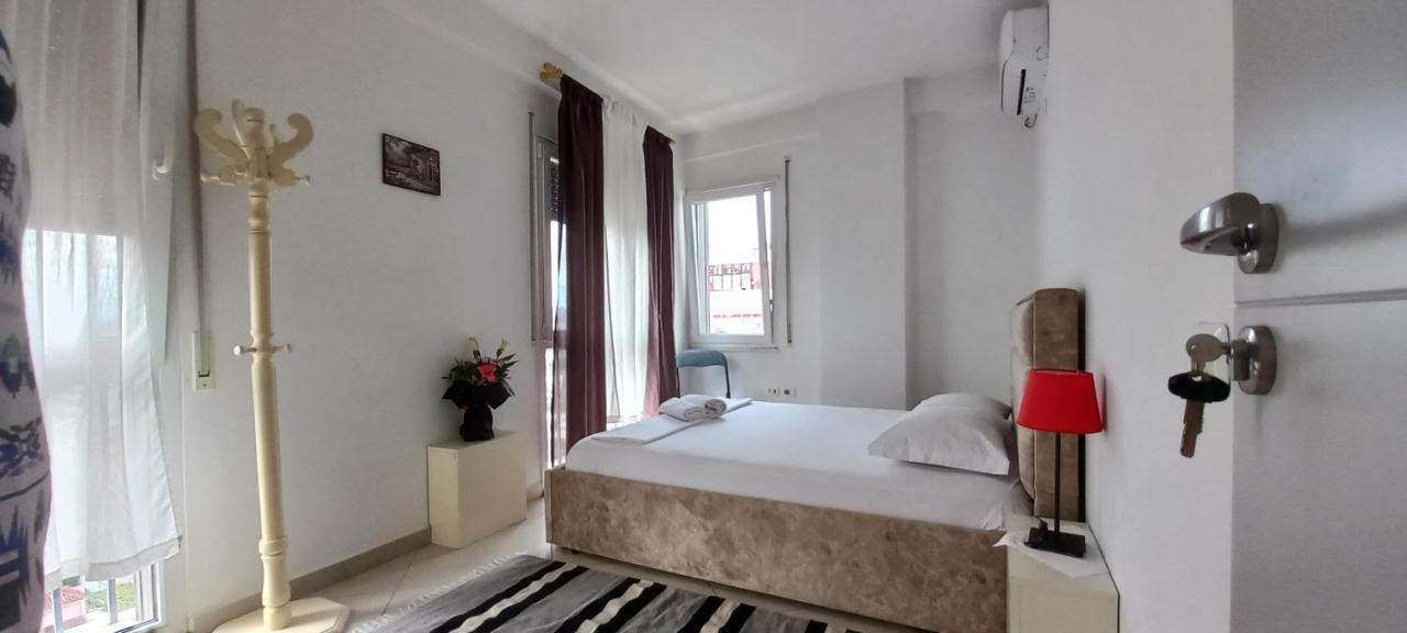 Guesthouse Bela Tirana Zewnętrze zdjęcie